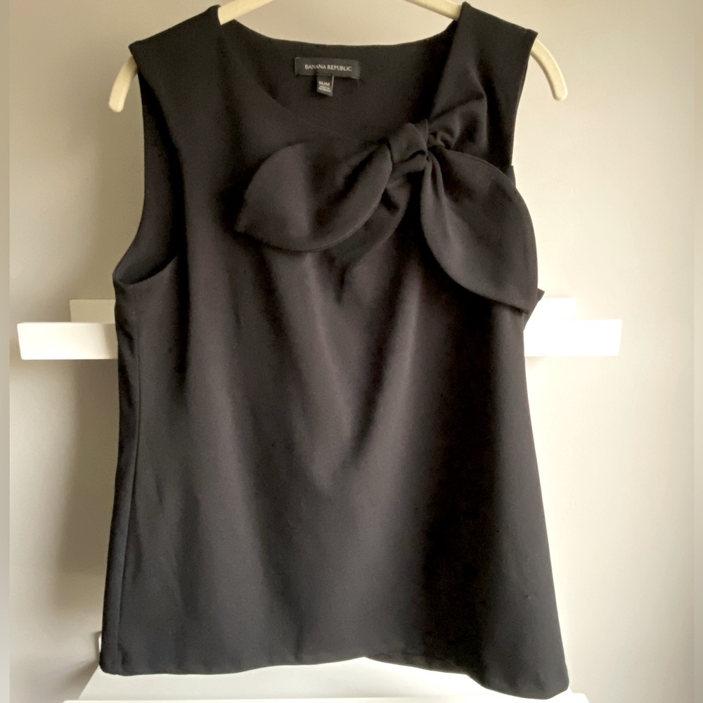 Banana Republic Black Sleeveless Bow Front Blouse